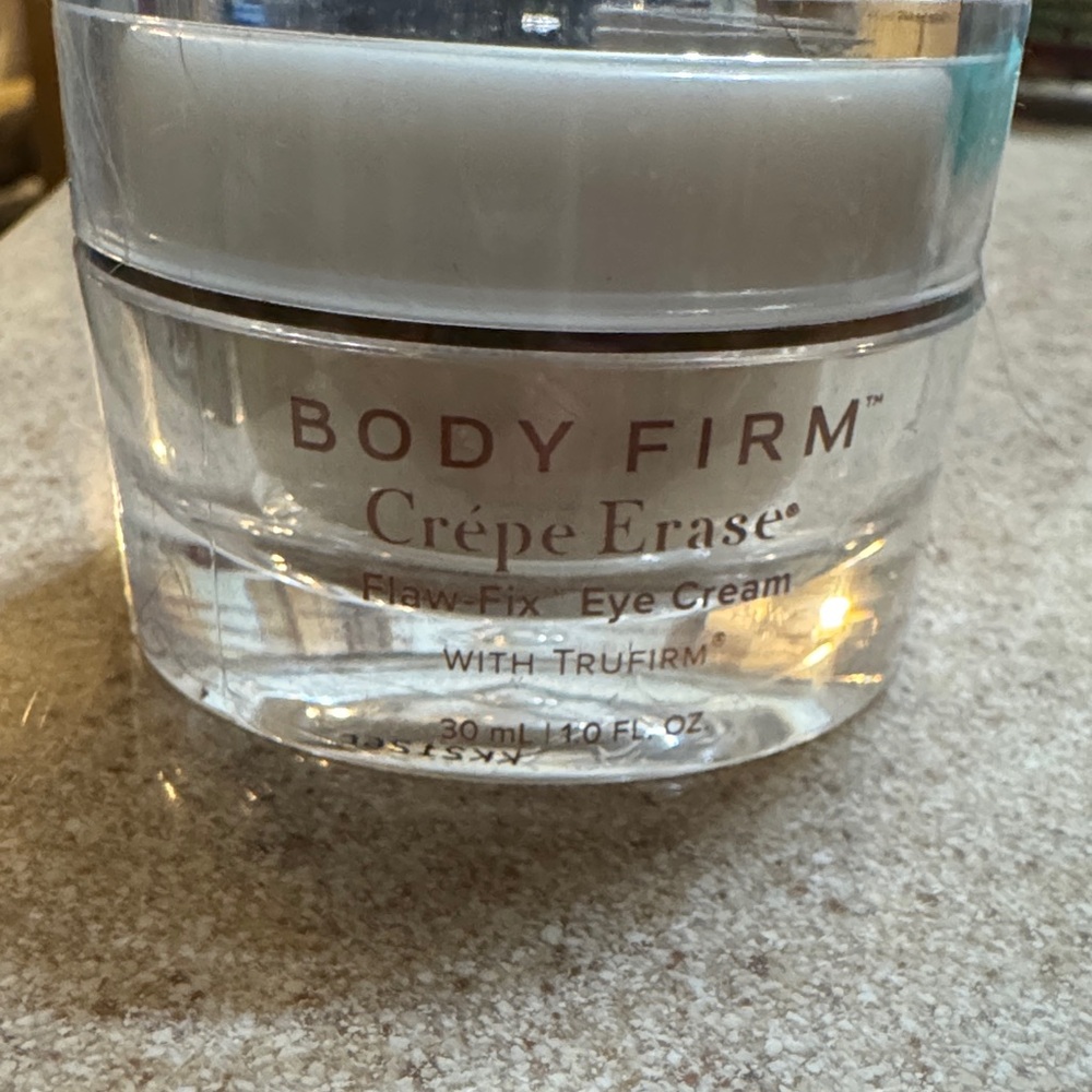 Crèpe Erase Flaw Fix Eye Cream - White